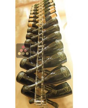Porte-Bouteilles mural en plexiglas pour 54 bouteilles de champagne avec option LED SOBRIO