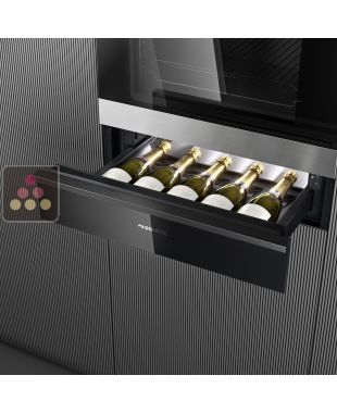 Cave à vin de service à tiroir encastrable en colonne 5 bouteilles - Façade verre noire DOMETIC