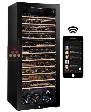 Cave à vin mono ou multi-températures de service et de conservation connectée avec clayettes intelligentes La SOMMELIERE