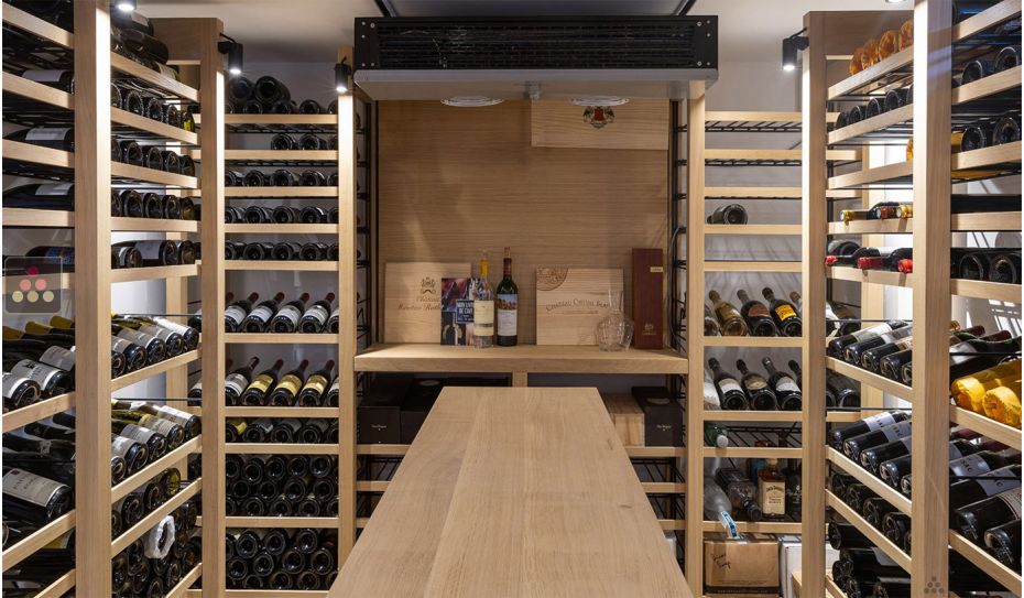 Aménagement personnalisé de cave bois et métal pour 1137 bouteilles - Wood system